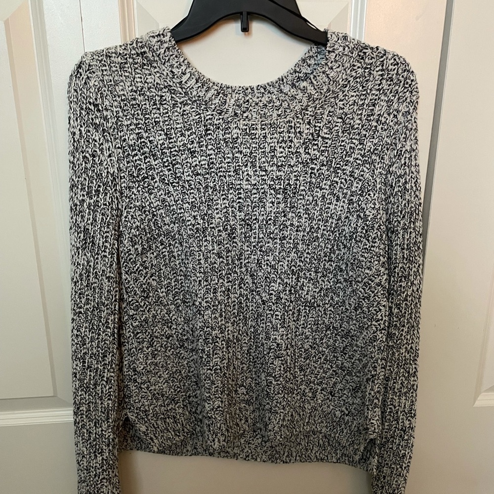 H&M cropped sweater knit top